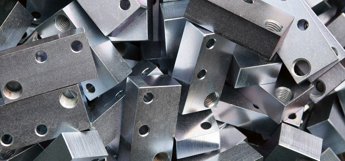 Oberflächentechnik zink blau - Oberflächenvereledung und Oberflächentechnik bei WIOTEC