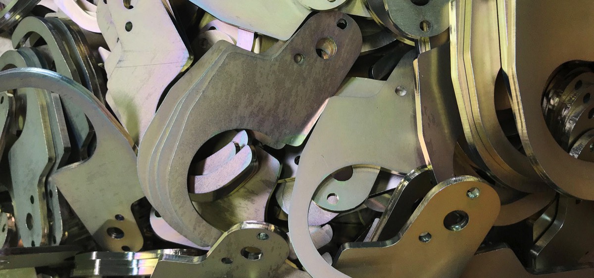 Oberflächentechnik zink blau Dickschicht - Oberflächenvereledung und Oberflächentechnik bei WIOTEC